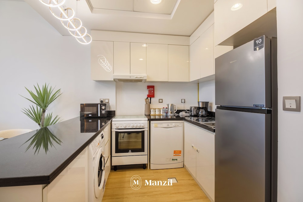 Manzil -1BR w Pool nr Dubai Sports City