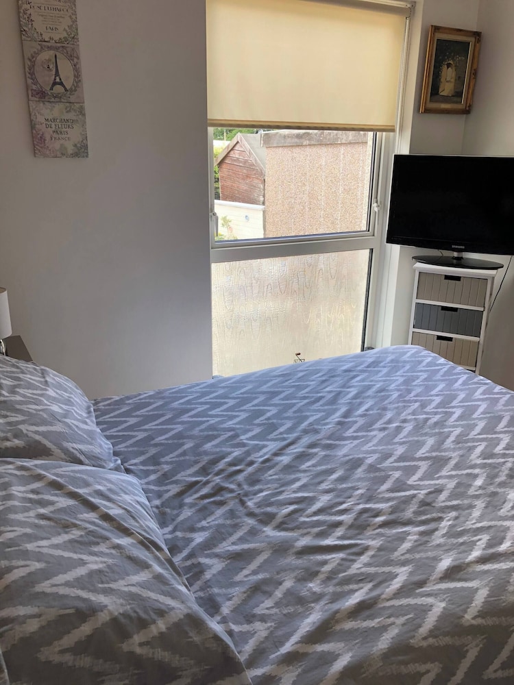 Limegrove Comfortable Three Bedroom House