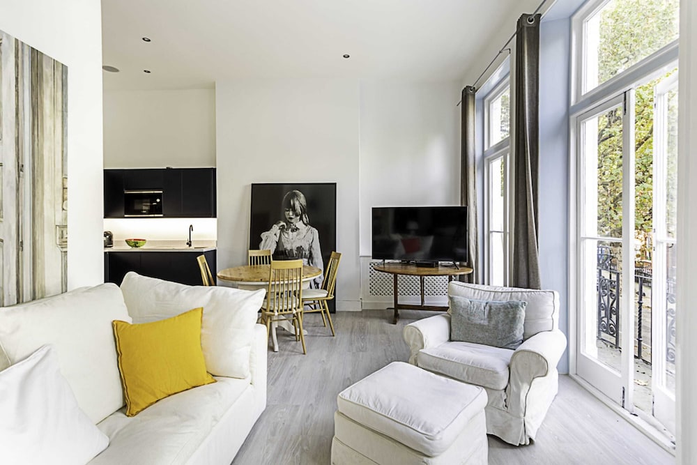 Elegant 3 bed Apartment in Earls Court