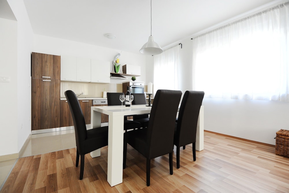 Apartments Hills