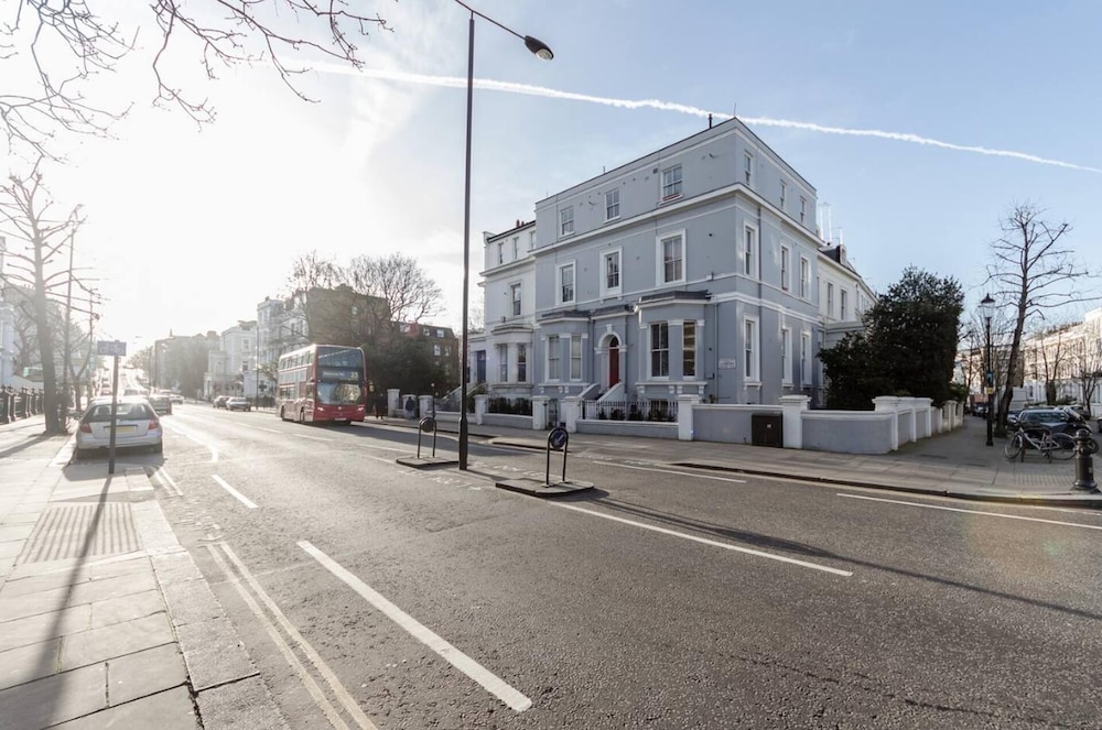 Modern 2 bed Apartment in Notting Hill