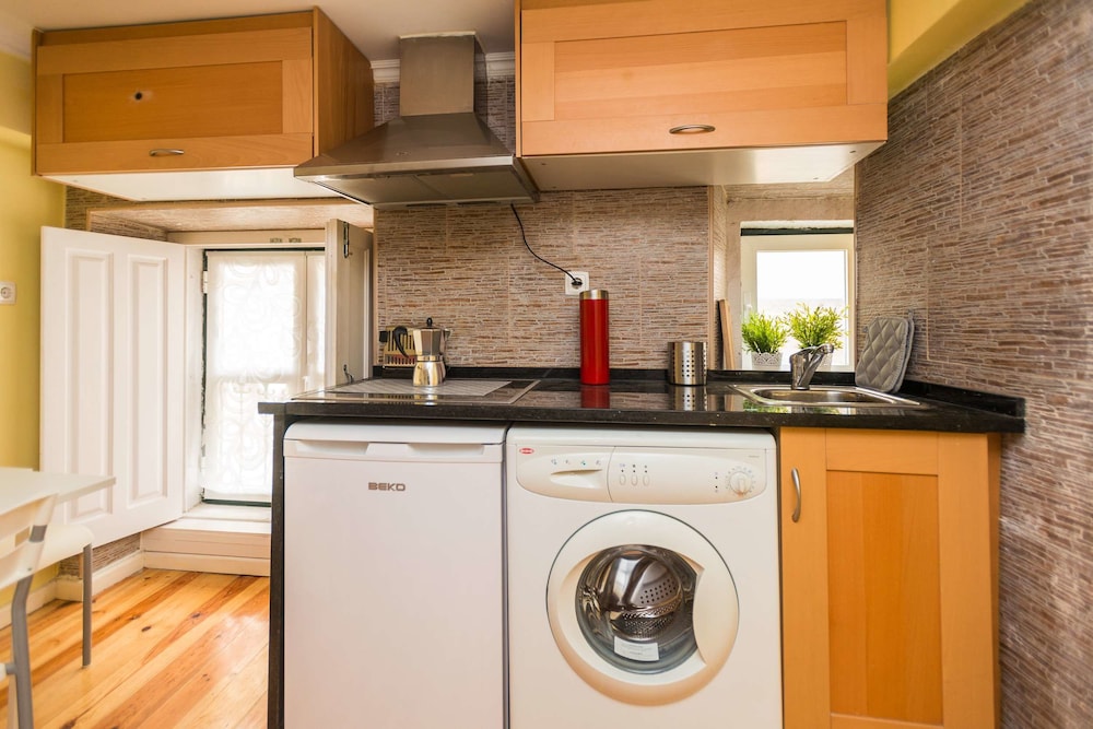 Lisbon Low Cost Apartments