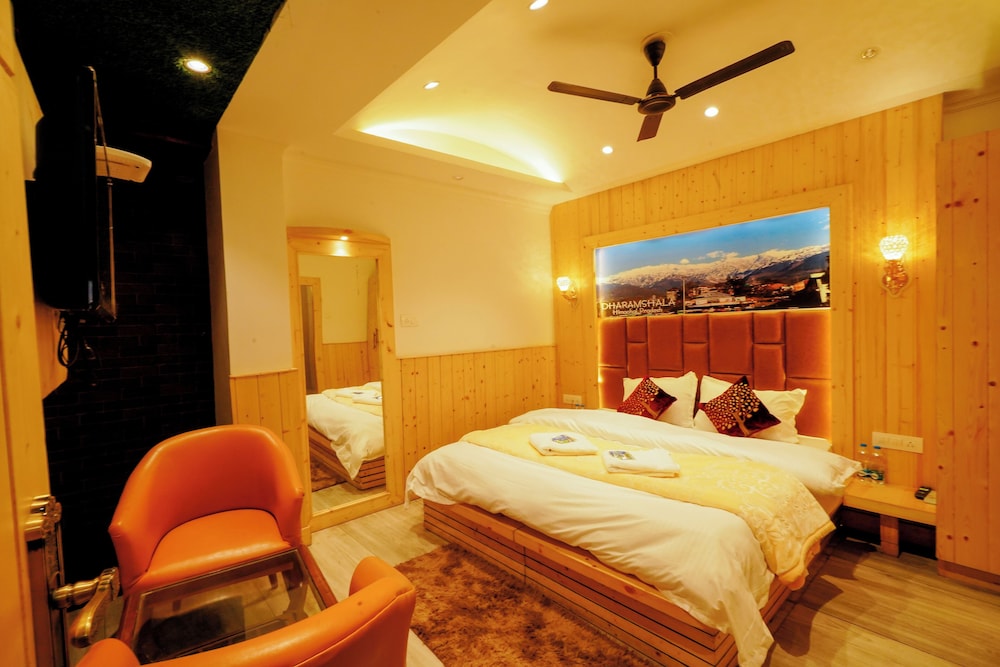 Lord Krishna Boutique Stay