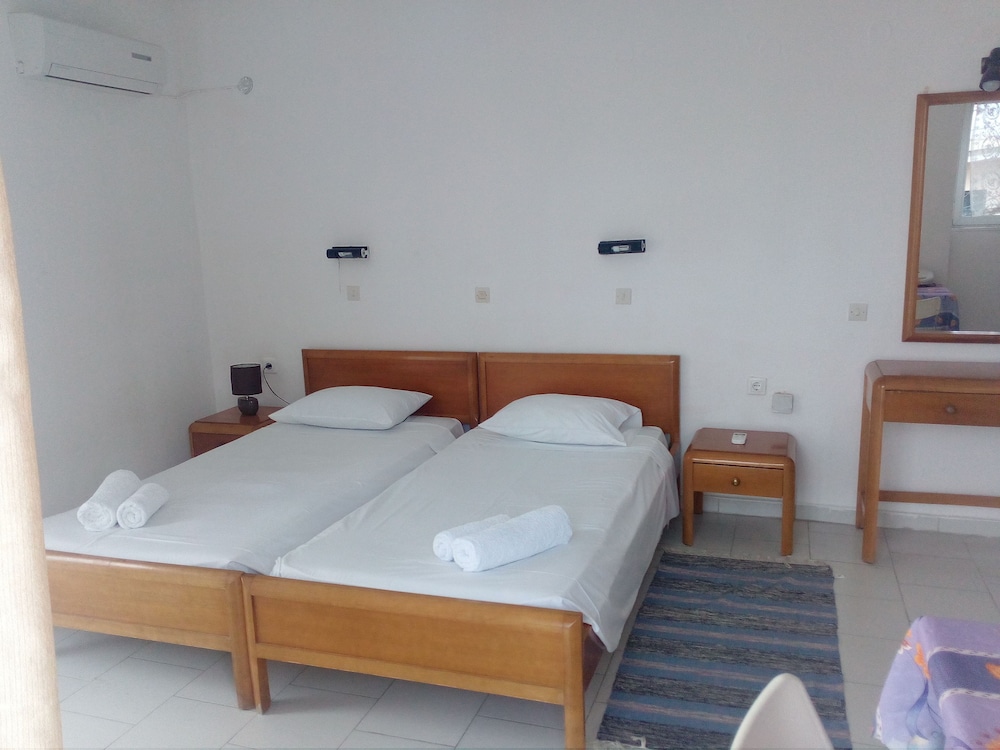 Pantheon Apartments photo 5