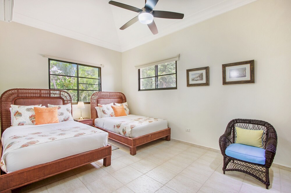 Beautiful Villa Tortuga at Puntacana Resort Club Pool Garden Golf Cart Maid