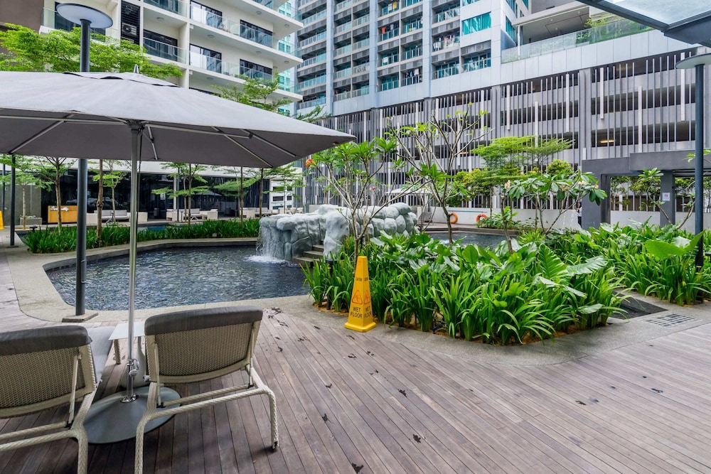 188 Luxury Suites by Plush