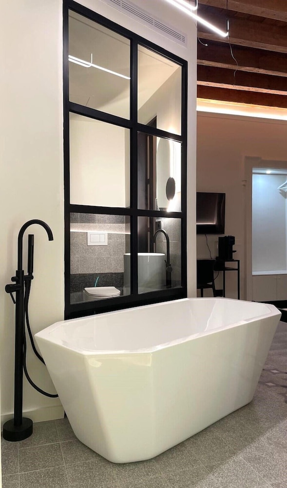 YOUnique Boutique Rooms