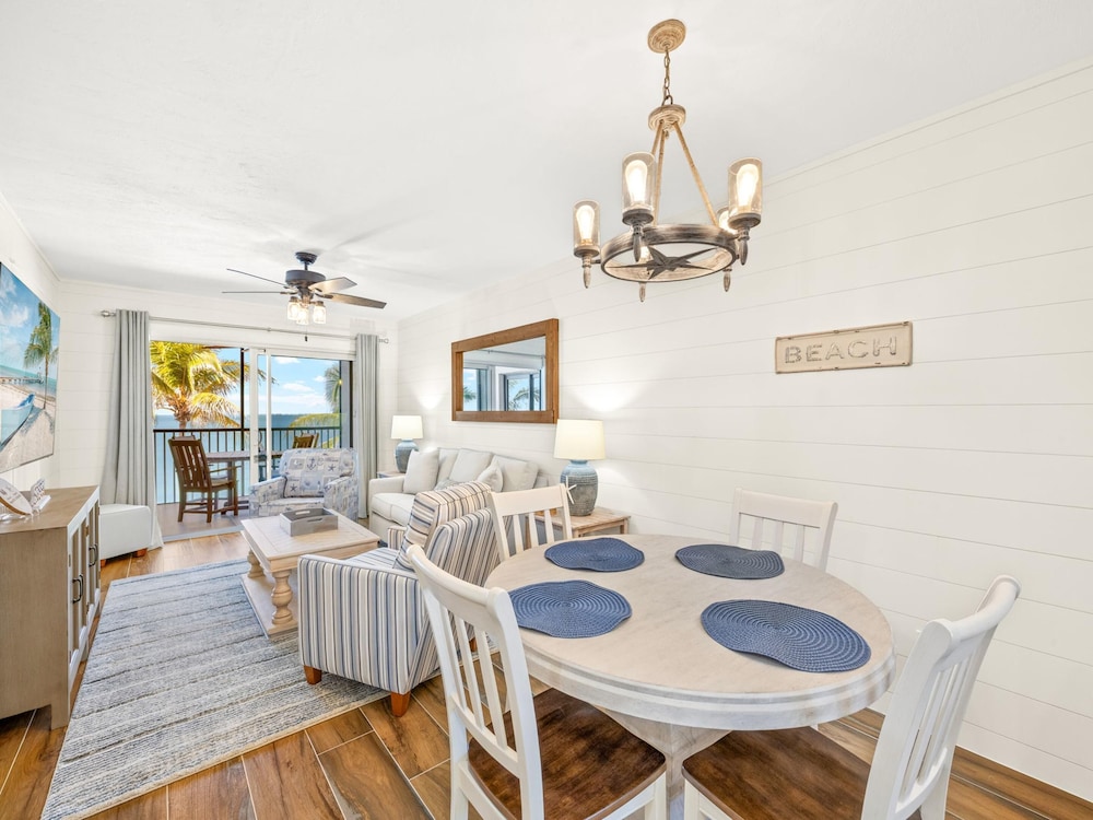 Seaside 3 by Distinctive Beach Rentals