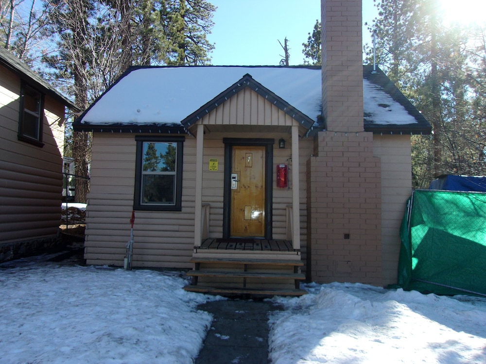Embers Lodge and Cabins