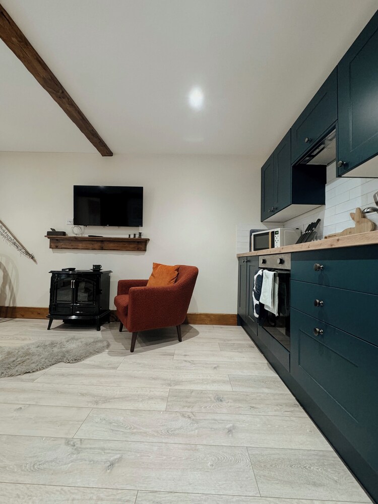Hayne Barn Estate - Private Estate : 6 Eco Lodges - 1 Studio