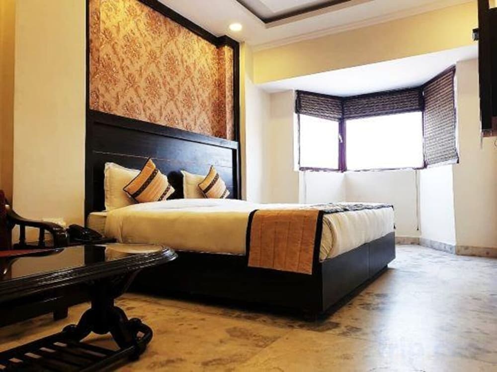 Hotel Dharam villa