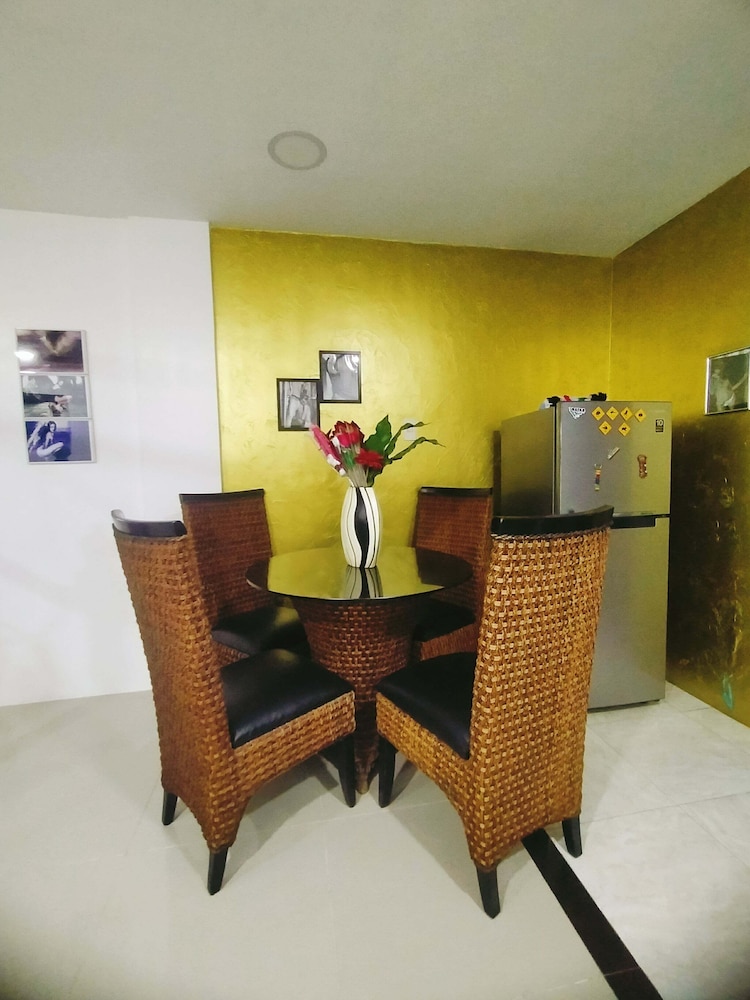 Kandi Suites 2BR with private Jacuzzi