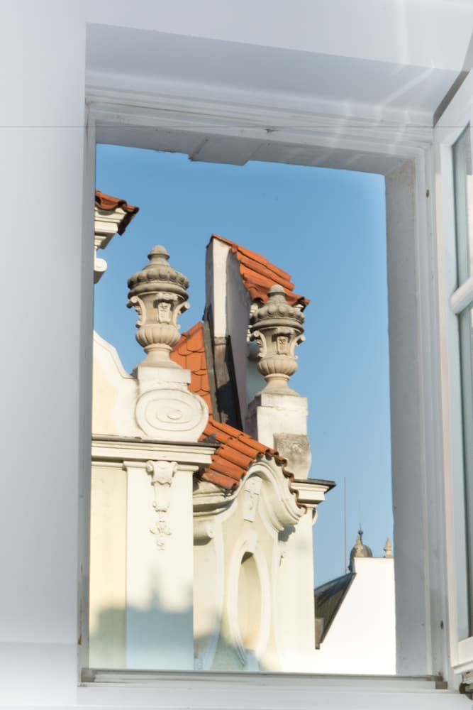 Decadent Art Deco Apartment in Old Town