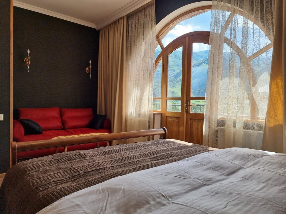 GRAF KAZBEGI