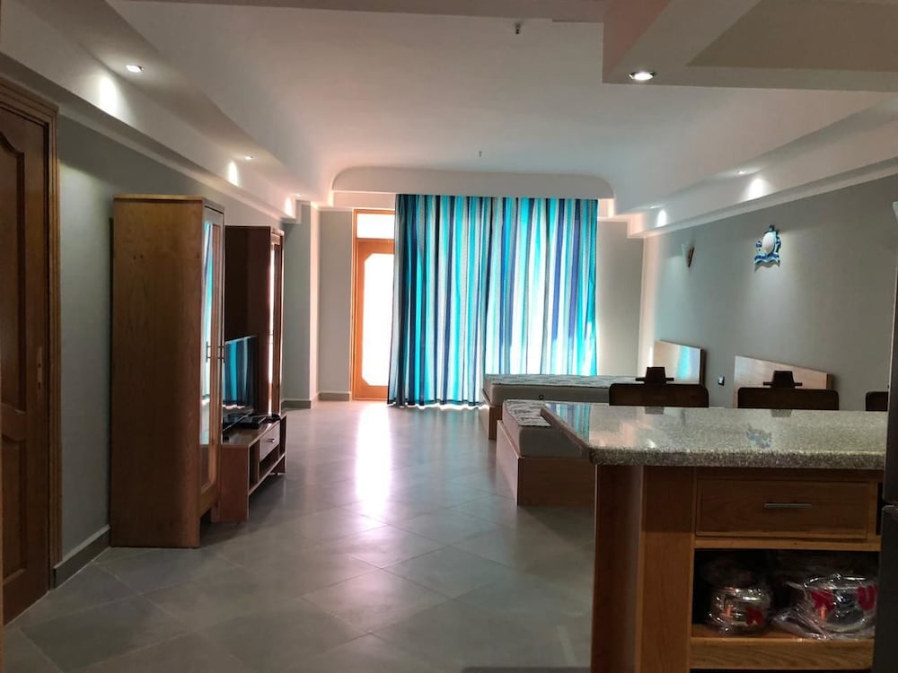Sea view Studio at heart of Hurghada view 3