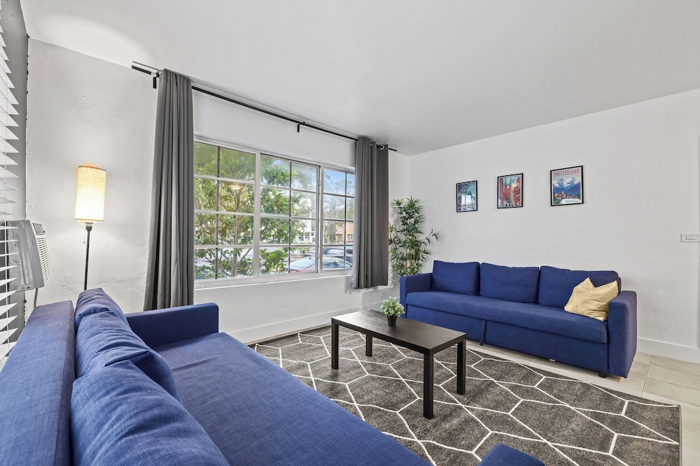 Harding Avenue Apartments by Andes STR