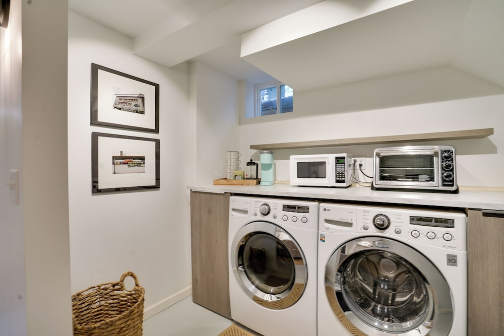 Cozy + Chic Minneapolis Home: 5 Mi to Dtwn! view 4