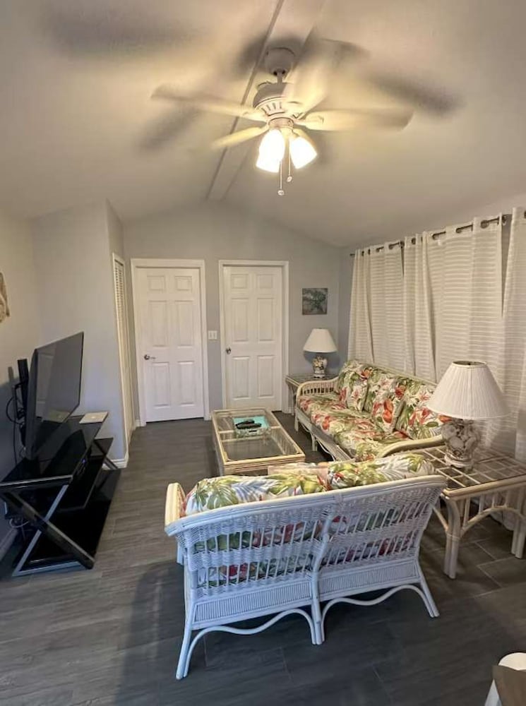 Stylish 2BR Waterfront Home w Pool Resort Access
