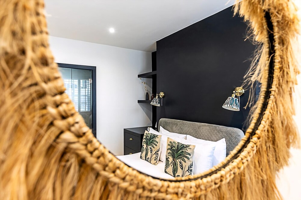 Stylish Shepherd's Bush Flat With Patio