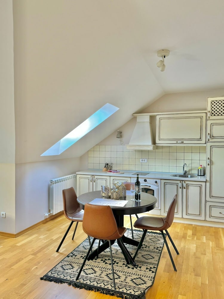 Green Hill Apartment view 5
