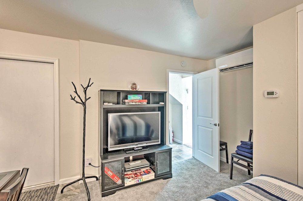 Tahoe Retreat w/ Deck - 2 Mi to Nevada Beach! - Property Image 24
