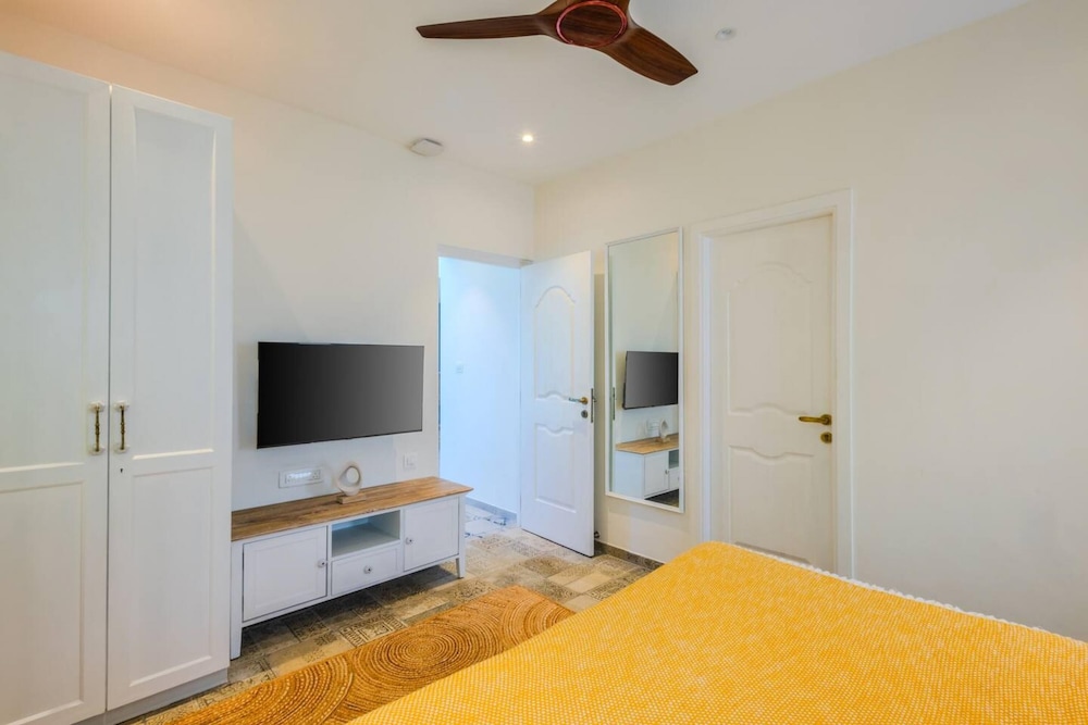 5bhk With Pool 1 5 km From Thalassa Casa Amour