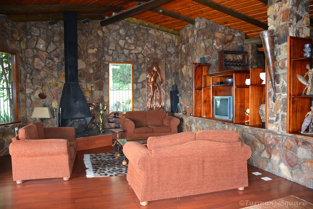 La Montagne Guest Lodge