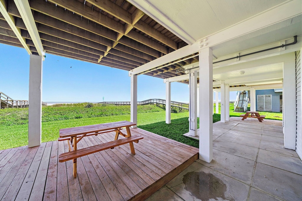 Sandcastle by Ryson Vacation Rentals
