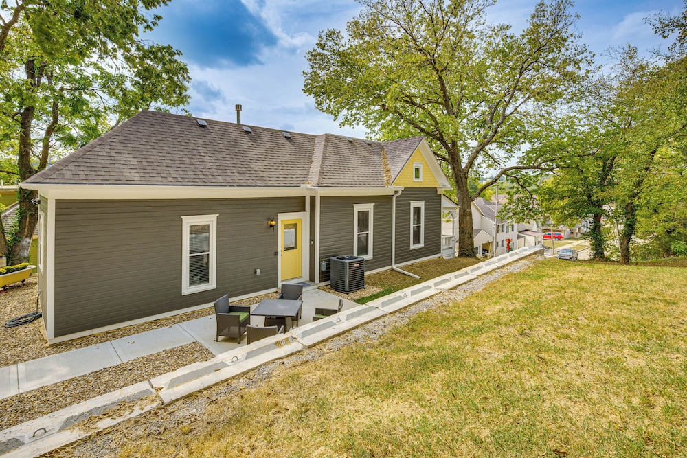 Walk Downtown: Historic Home in Excelsior Springs view 4