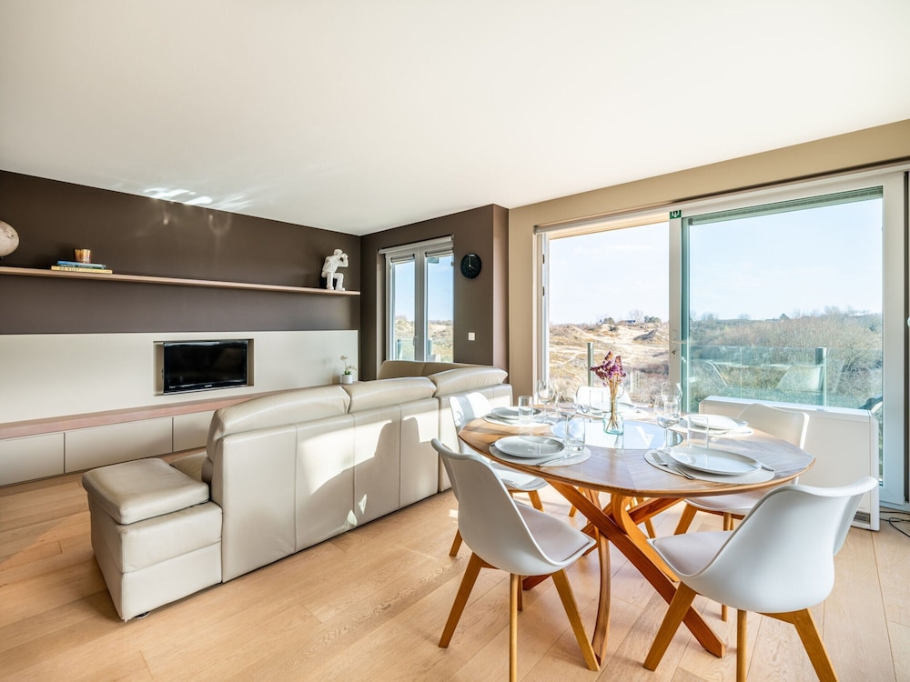 Beachouse 101 on the Dunes and the Beach