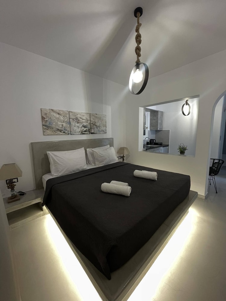 Zoumis Residence