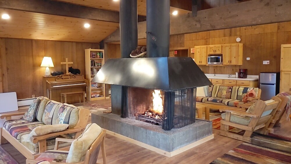 Rustic Woodland Lodge view 5