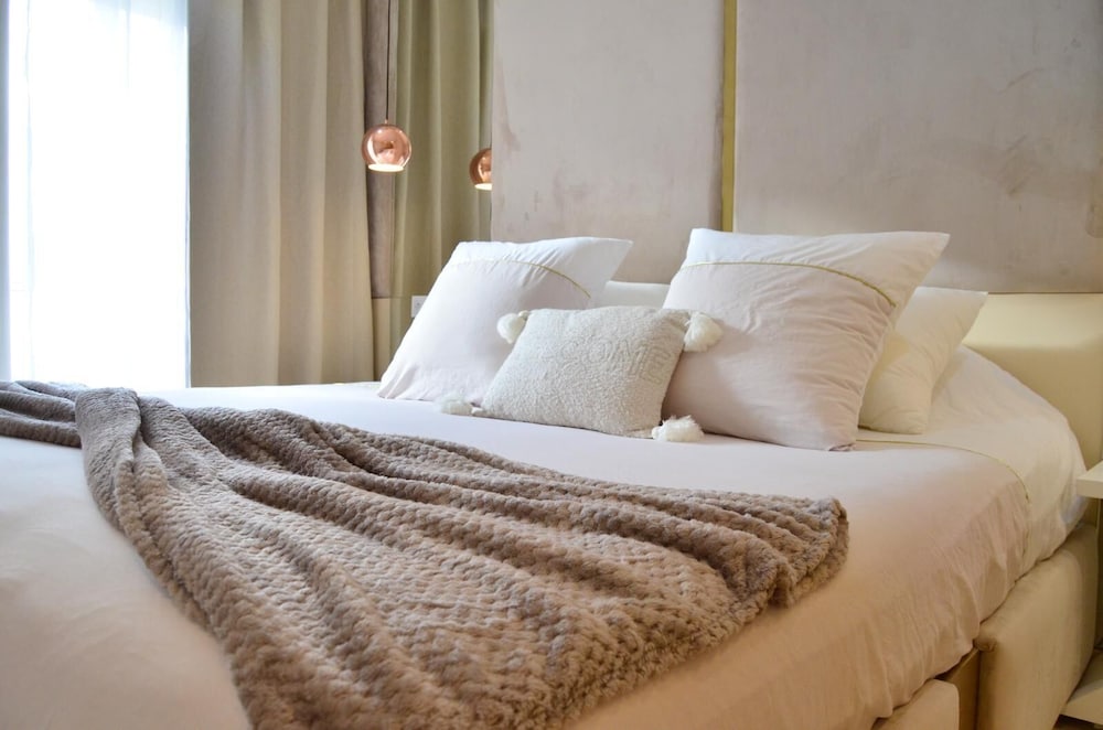 3 bedrooms apartment in secure Résidence