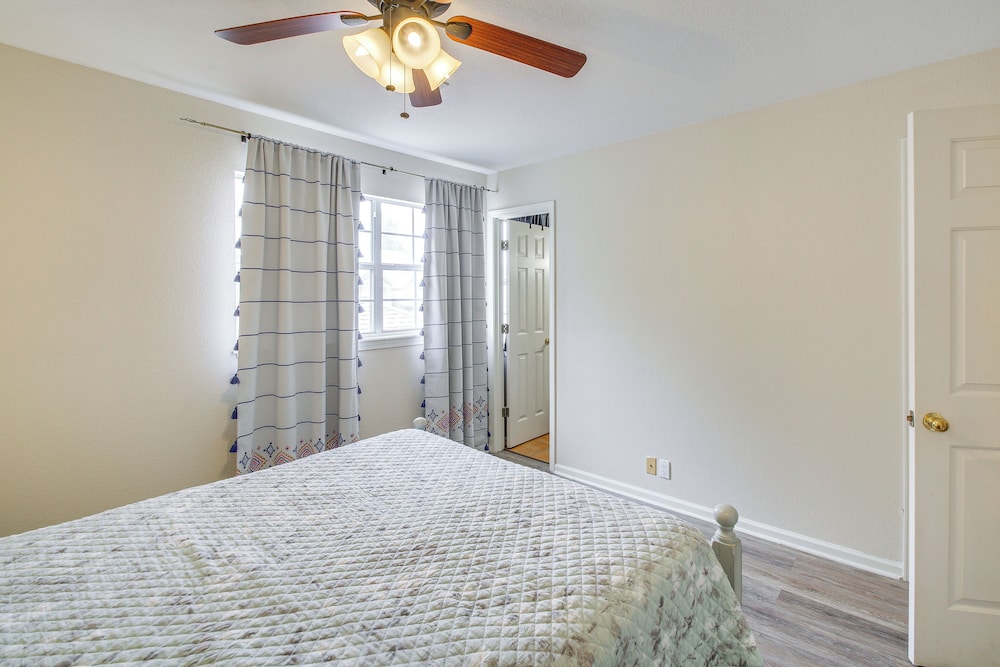 Townhome Near Lake Hamilton & Race Track!