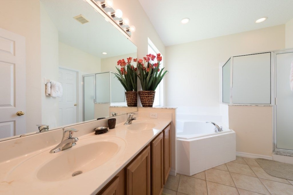 7BR Pool Home Emerald Island by SHV-8409