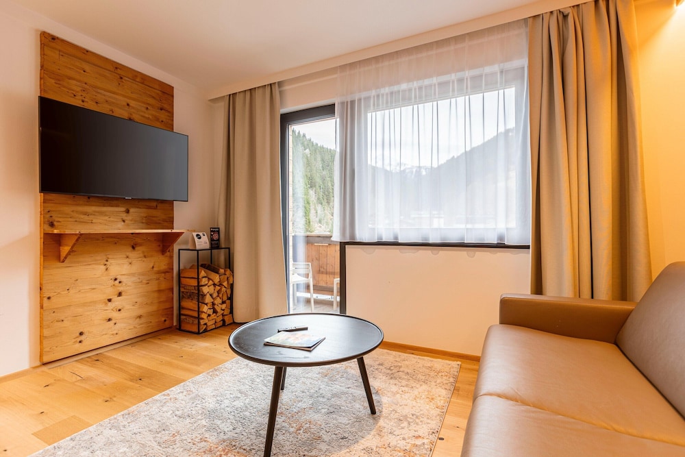 Nice Suite in Saalbach