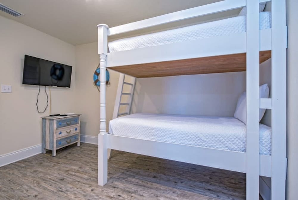 Beachfront 9bed Easybreezy East