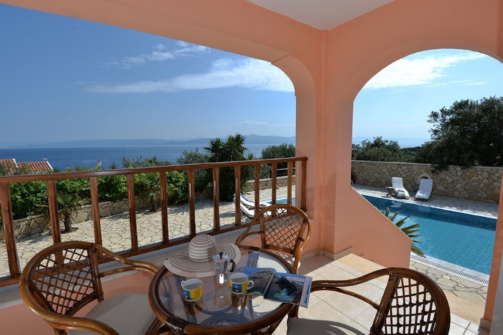 Hotel Blue Horizon - Image 1