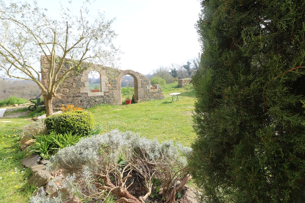 Le Manoir de Panduonec view 2