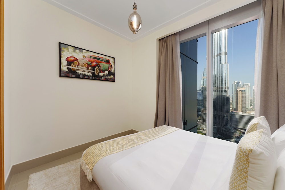 Maison Privee - Ultimate Living with Front-Row Views of Burj Khalifa & Dubai Fountains