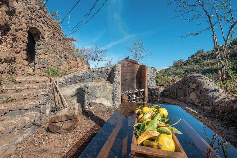 Tropical Oasis in Santa Ursula