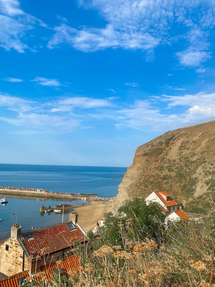 Beautiful 3-bed Cottage With Stunning sea Views