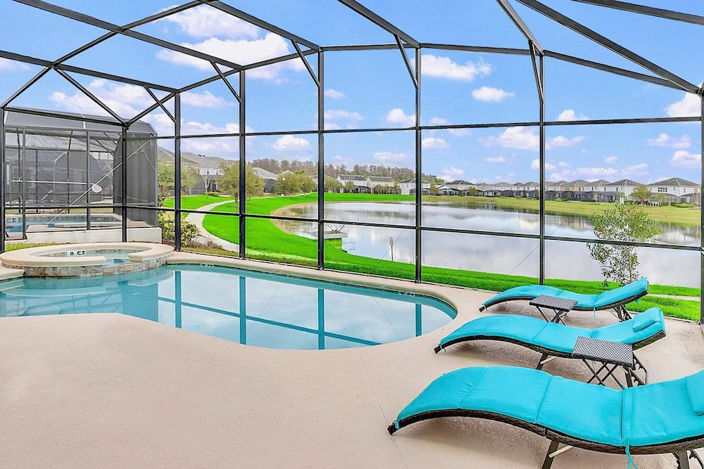 Upstay Lakefront Home w Pool, Game Room and BBQ