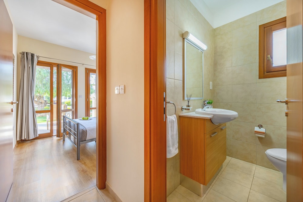 Aa02 Adjacent to Aphrodite Hills- Communal Pool, Garden