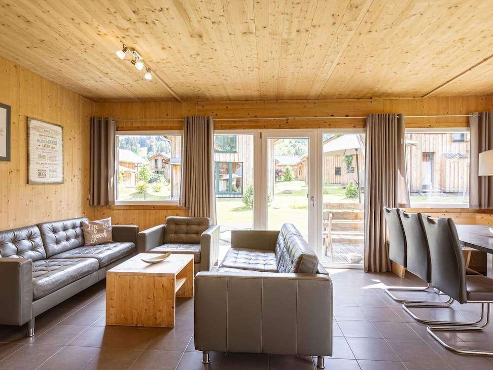 Chalet With Sauna and hot tub