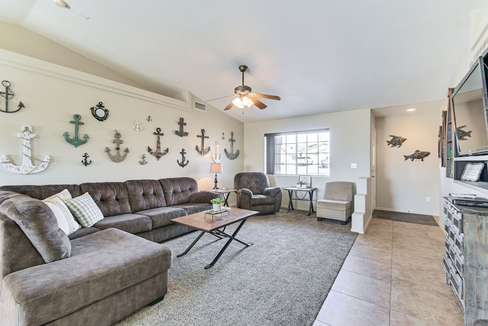 1 Mi to Windsor Beach - Lake Havasu City Home