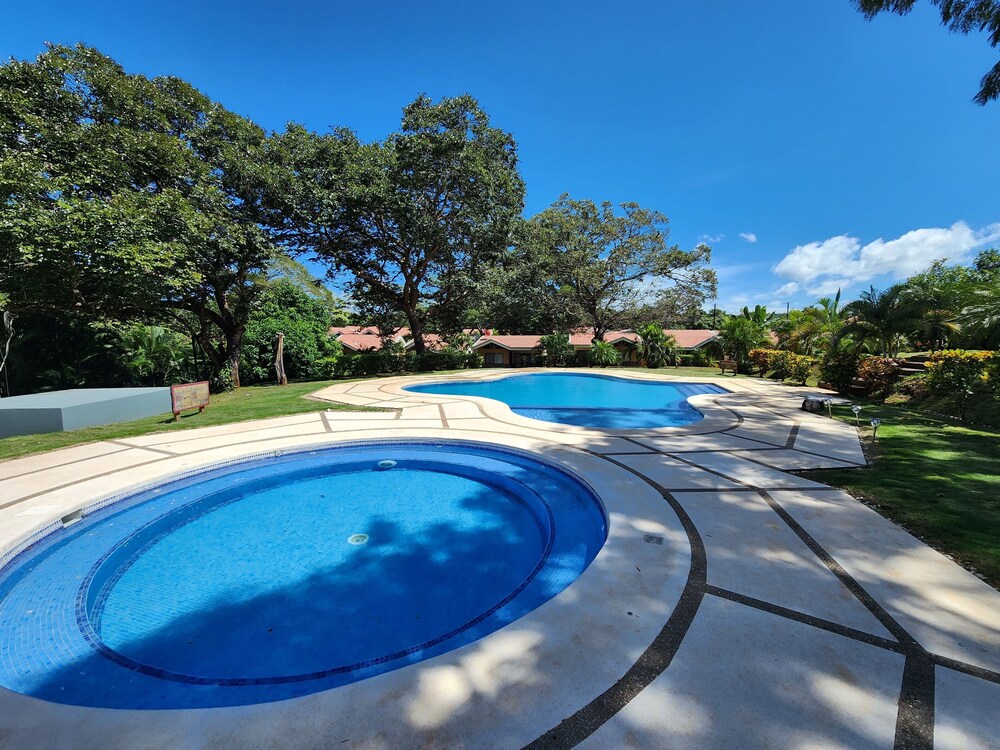Casa Naranja Jungle Villa