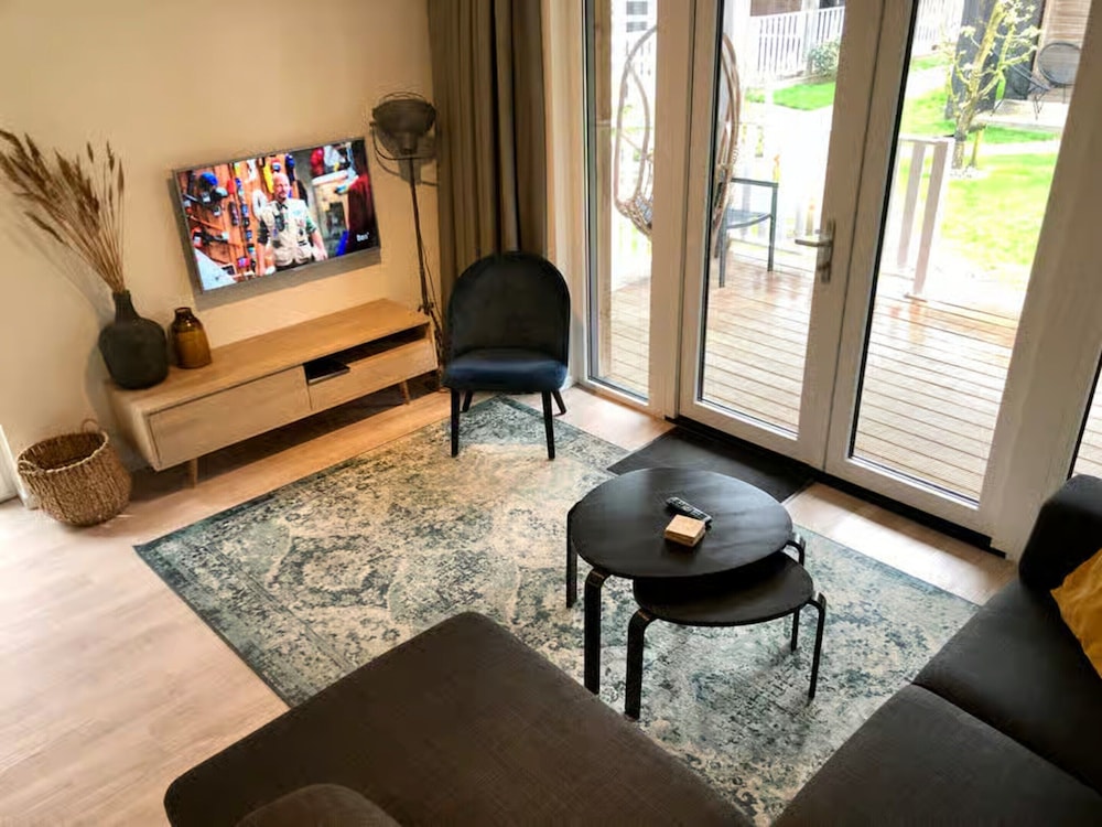 Beautiful Lodge for 5-person Near the Beach