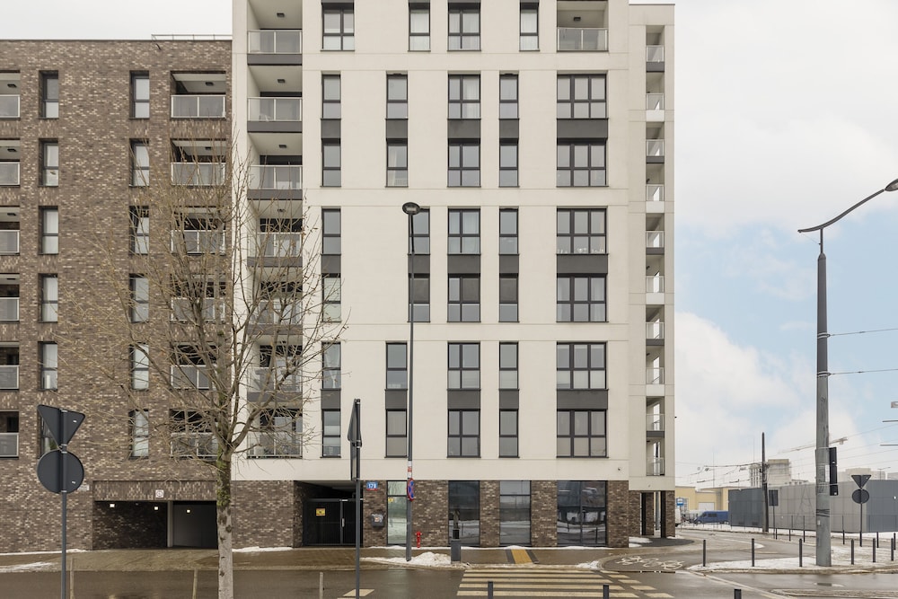 Apartment Łódź Fabryczna by Renters view 3