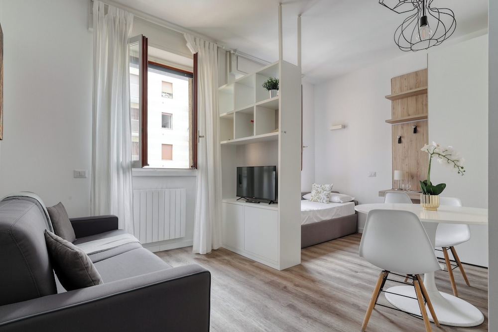 JOIVY Modern Studio for 3
